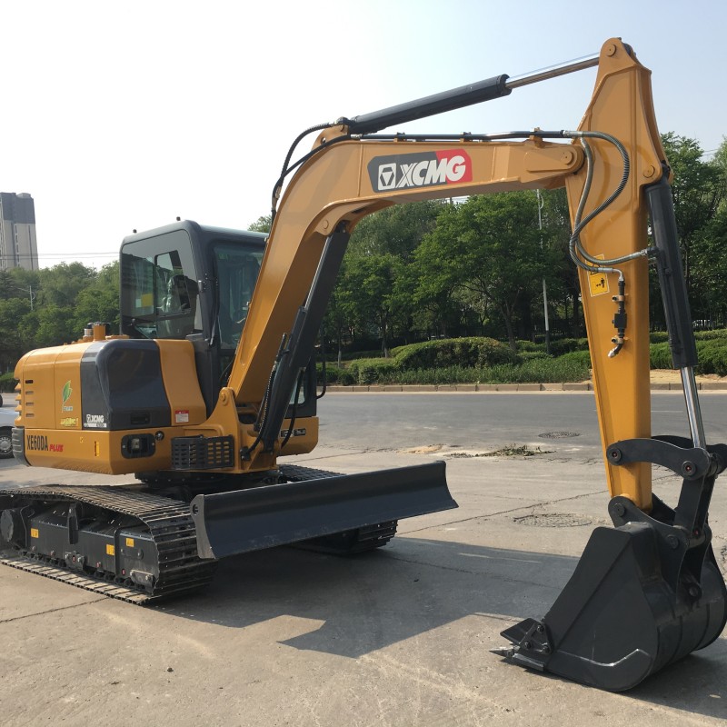 China Excavadora de orugas XE220E de 23,5 toneladas 